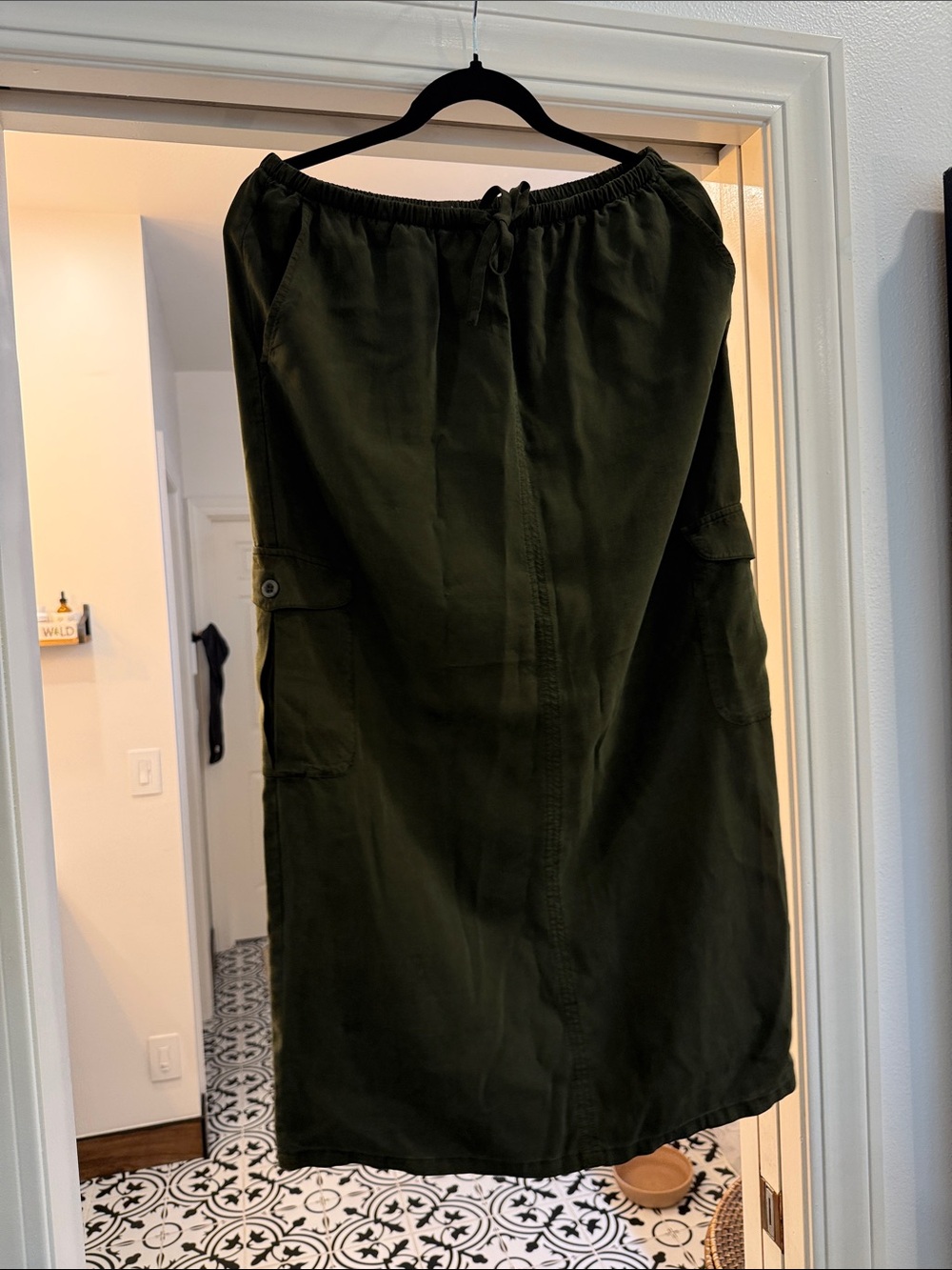 Bella Dahl Olive Cargo Midi Skirt with Drawstring Waist